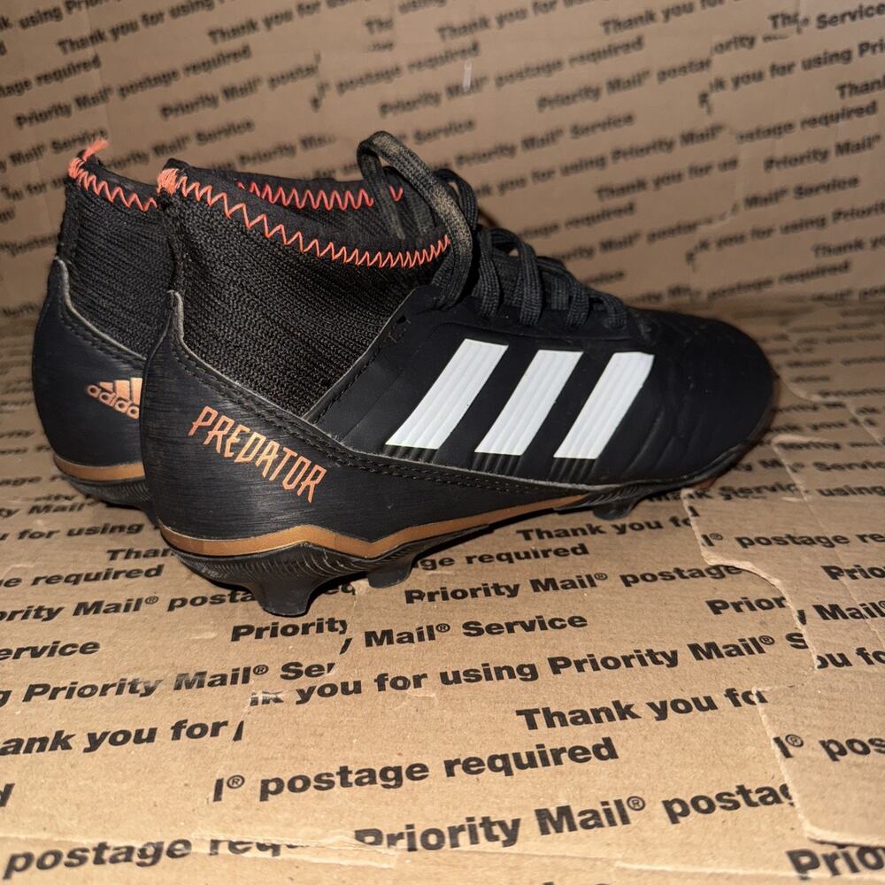 adidas PREDATOR 18.3 FG JR CP9010 BLACK-WHITE-GOLD US 3